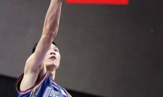 开云体育入口-包含紧逼冠军：选手奋力夺冠拚尽全力闯出一路的词条