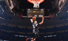 开云体育下载-当跨界接管成为常态，从字母哥F1争冠到爵士末节哲学