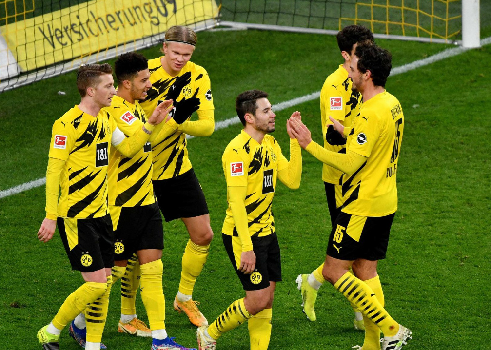 美因茨队客场大胜，继续保持不败战绩