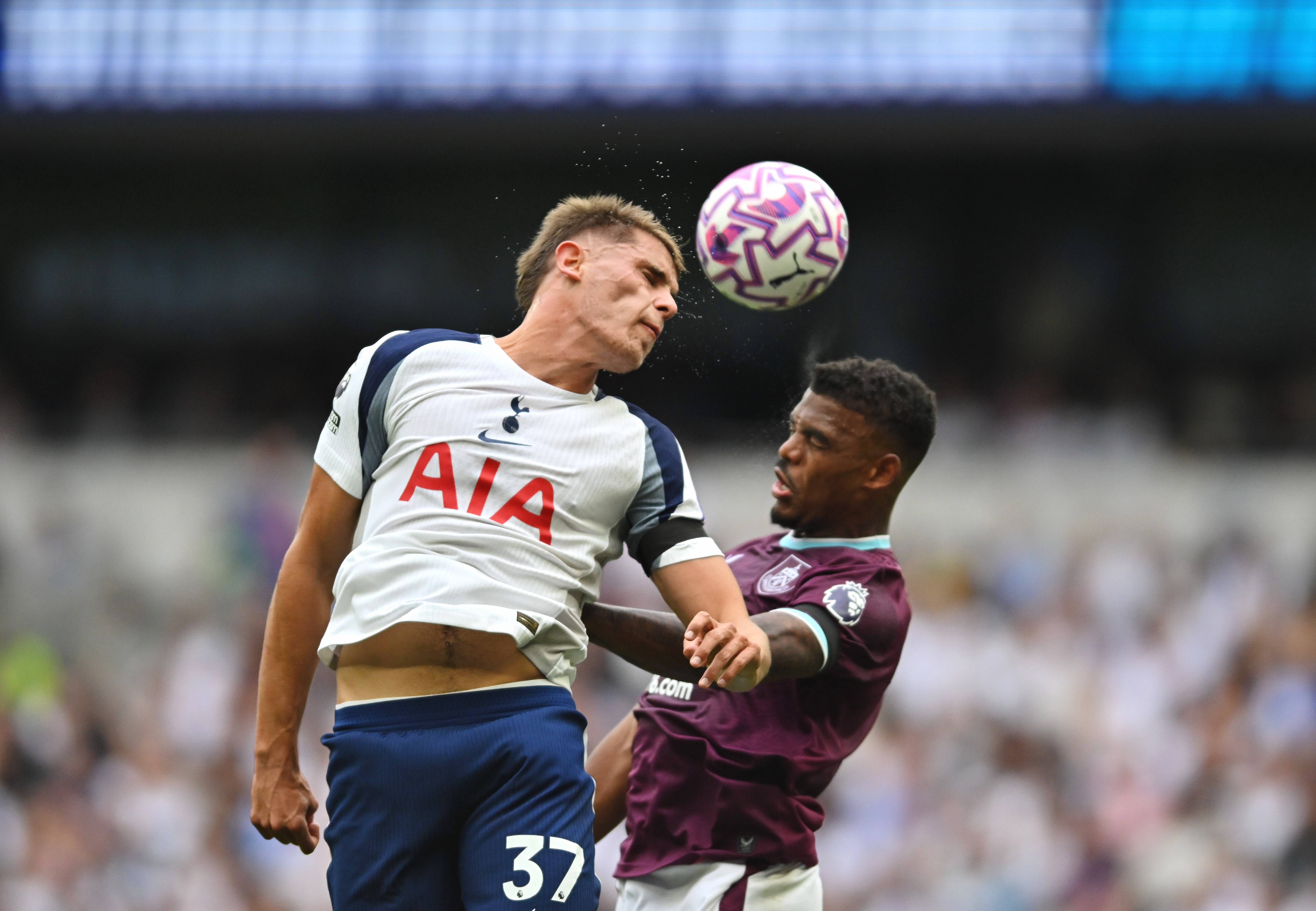 包含凯恩零射门四助攻：热刺大胜富勒姆的词条