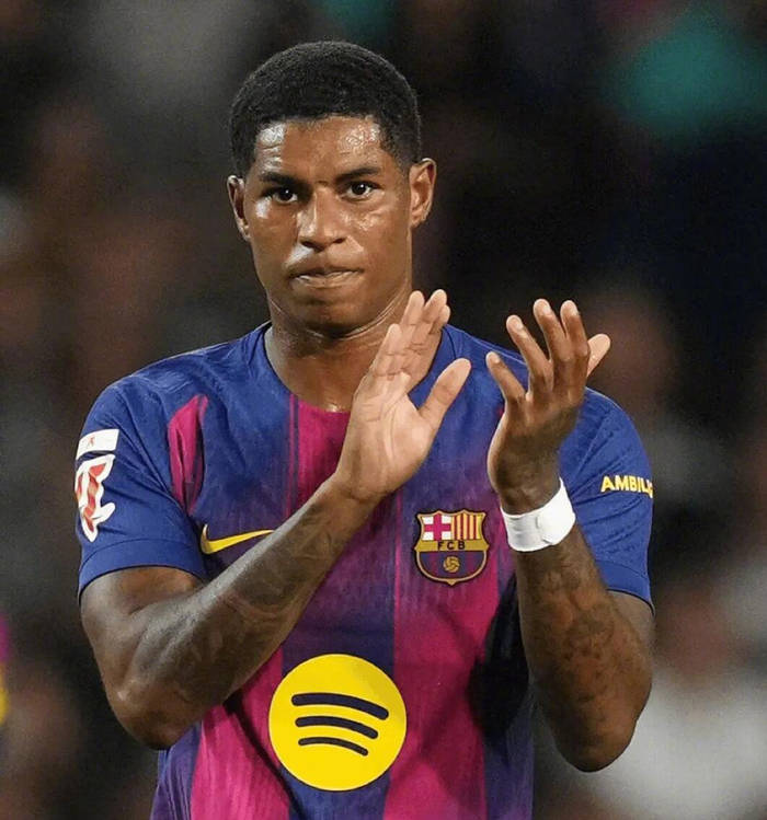 曼联前锋拉什福德状态回暖，球队晋级杯赛