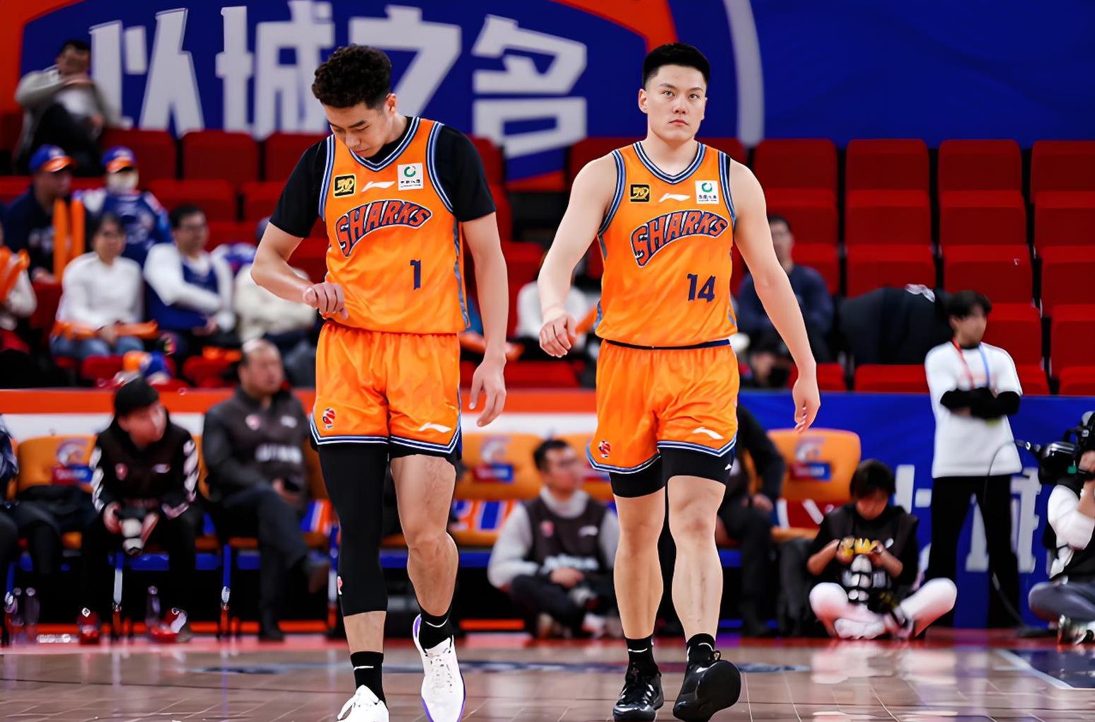 联赛排名变动频繁，球队保持稳定表现，备战心态端正的简单介绍