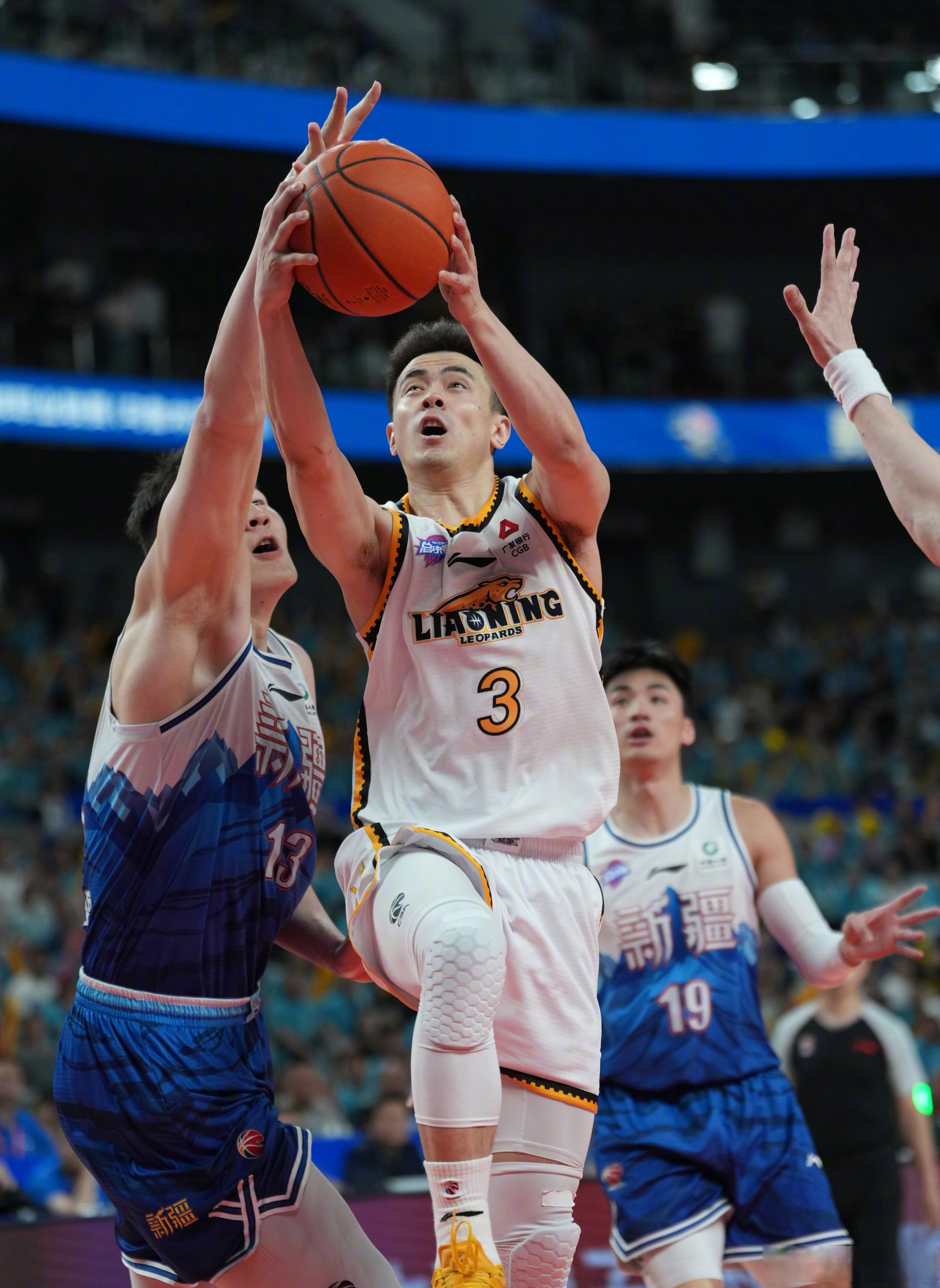 辽宁男篮火力全开，绝强对手取胜