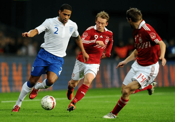 包含丹麦队战术出彩，朝着半决赛进发的词条