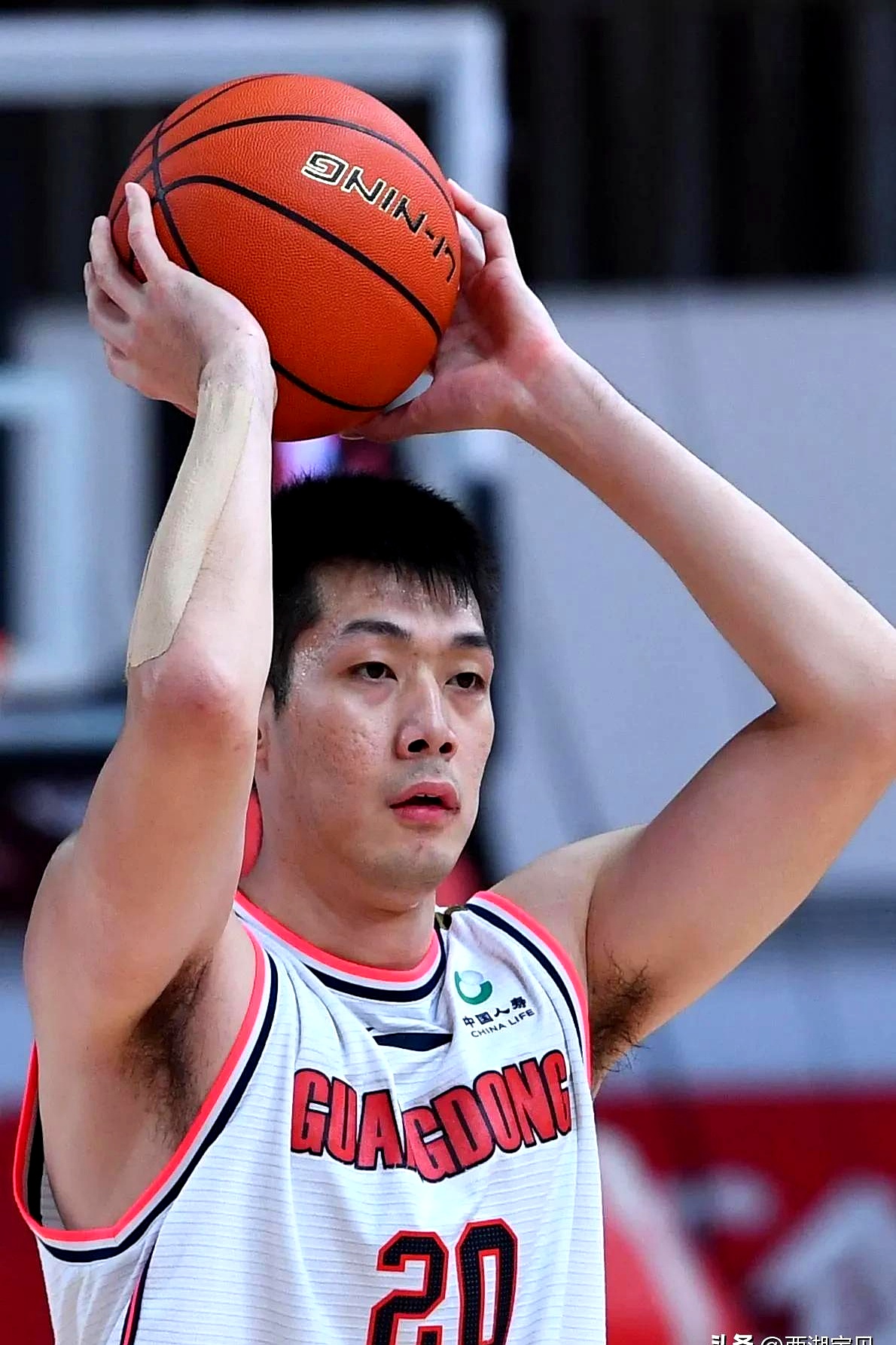 包含广厦队主场艰难击败浙江队,保持不败纪录的词条 包含广厦队主场艰难击败浙江队,保持不败纪录的词条