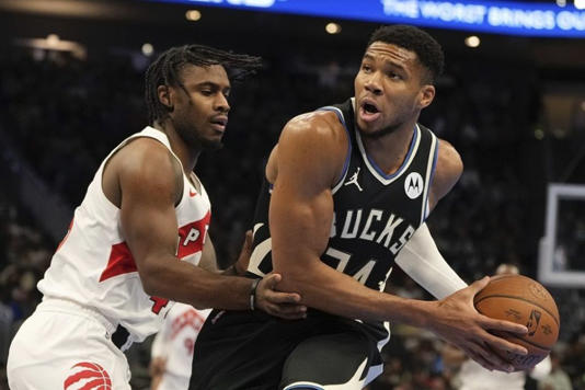 雄鹿击败公牛,字母哥三分回馈球迷的简单介绍 雄鹿击败公牛,字母哥三分回馈球迷的简单介绍