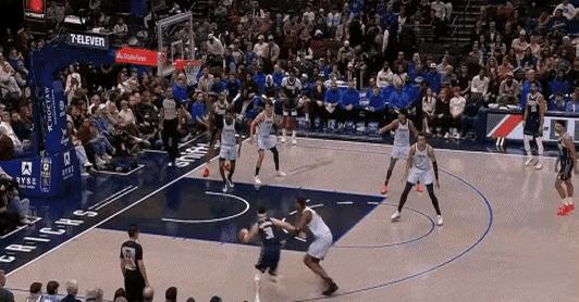 华盛顿后防脆弱，频频被队友揭穿