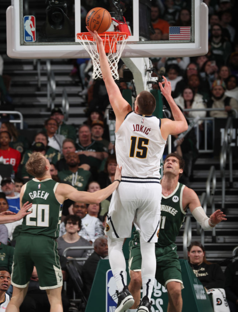 关于雄鹿主帅赞球队表现,勇夺东部第一的信息 关于雄鹿主帅赞球队表现,勇夺东部第一的信息