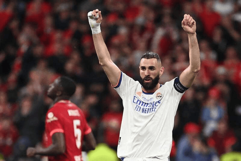 关于莱比锡红牛鏖战利物浦，本泽马带队取胜的信息