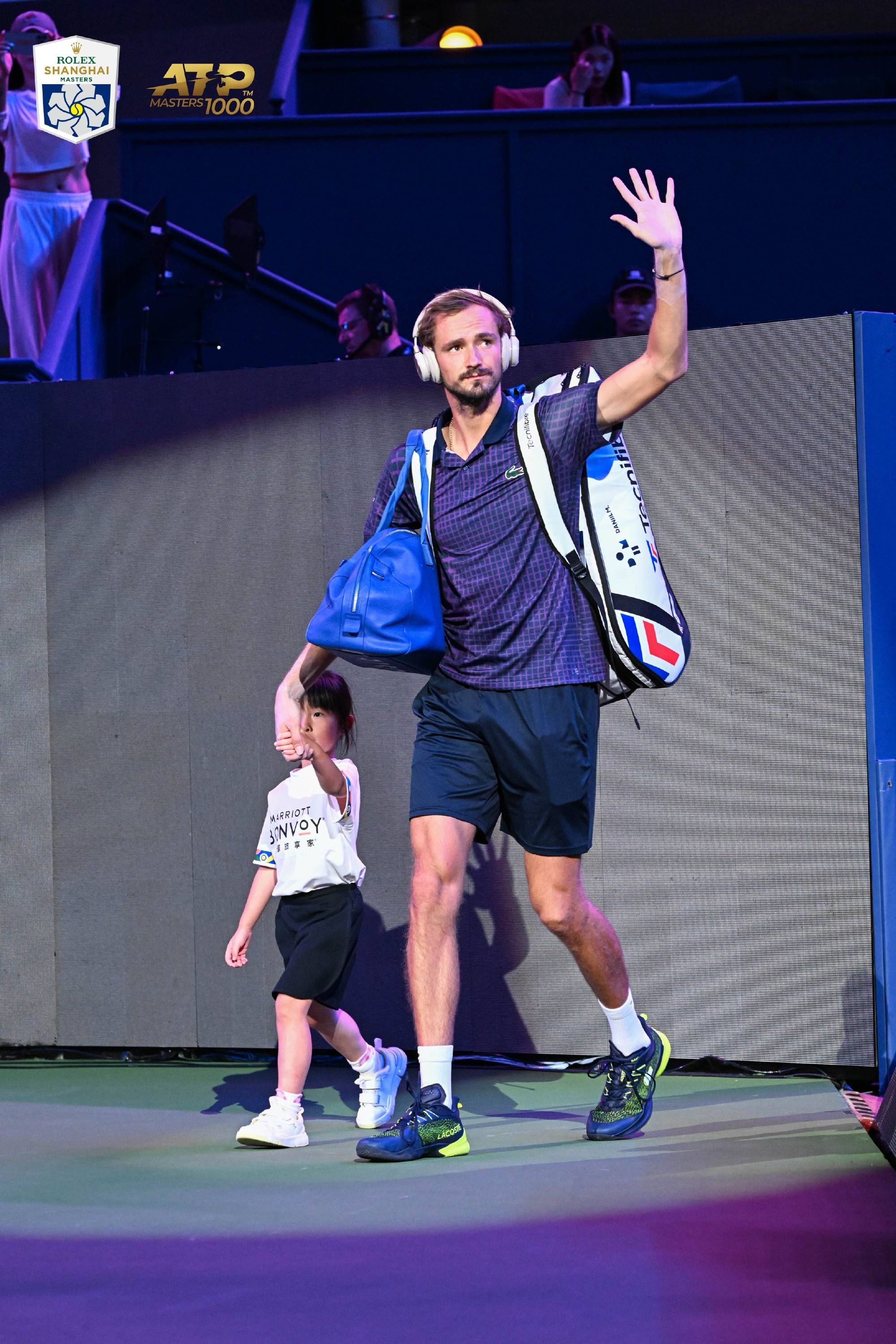 澳网鏖战戴维斯杯，梅德韦杰夫统治全场