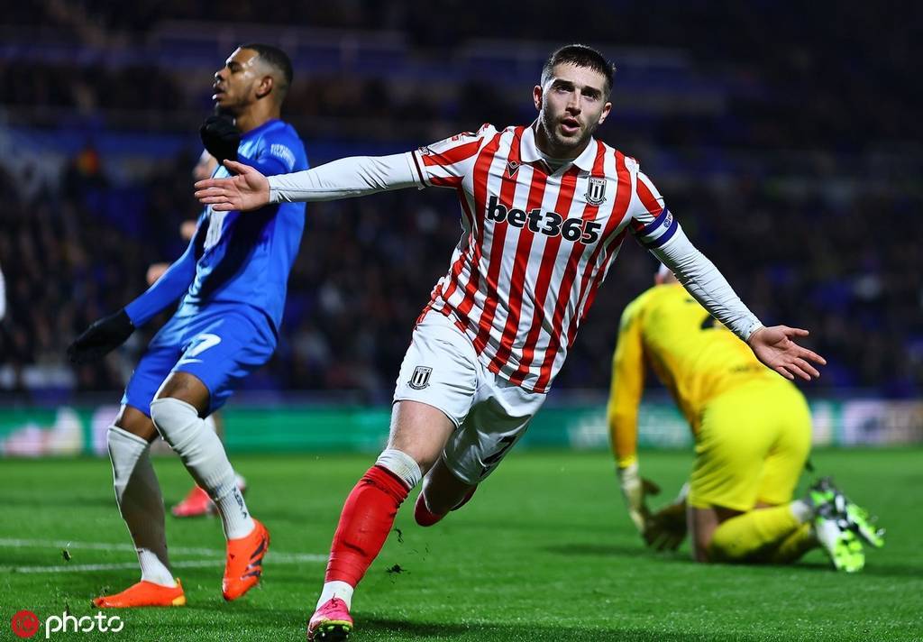 拉齐奥在主场大胜帕尔马，全取三分