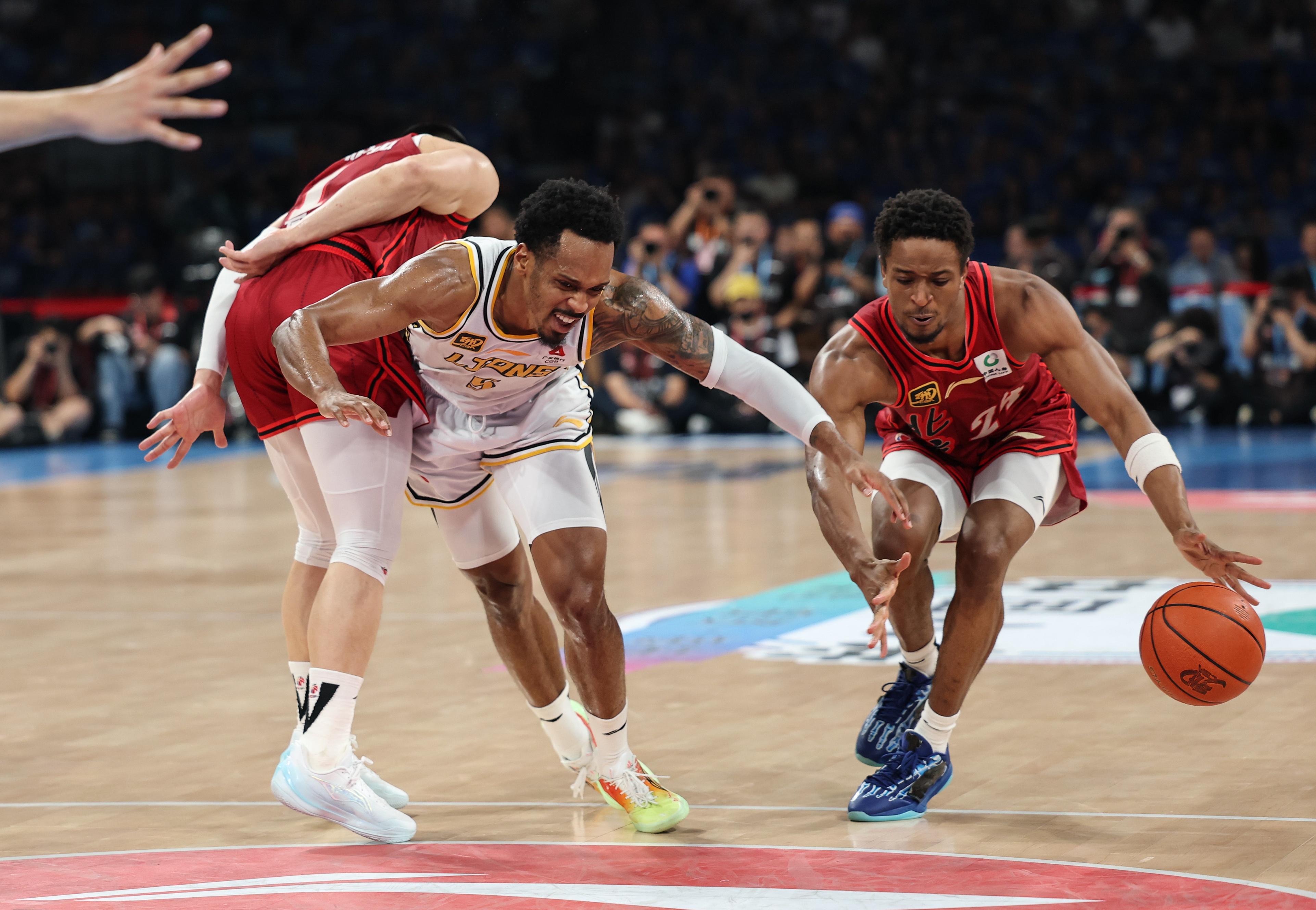 包含波兰男篮鏖战尼日利亚男篮,库里关键制胜的词条 包含波兰男篮鏖战尼日利亚男篮,库里关键制胜的词条