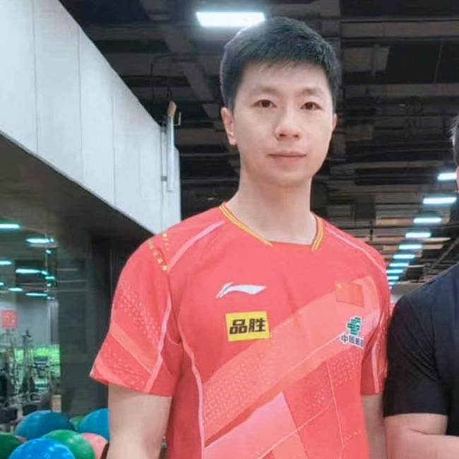 中国队险胜日本队,马龙点燃赛场 中国队险胜日本队,马龙点燃赛场