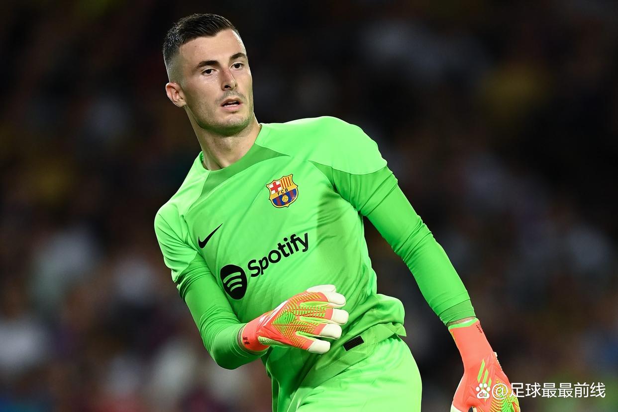 巴萨门将发挥神勇，助球队取胜