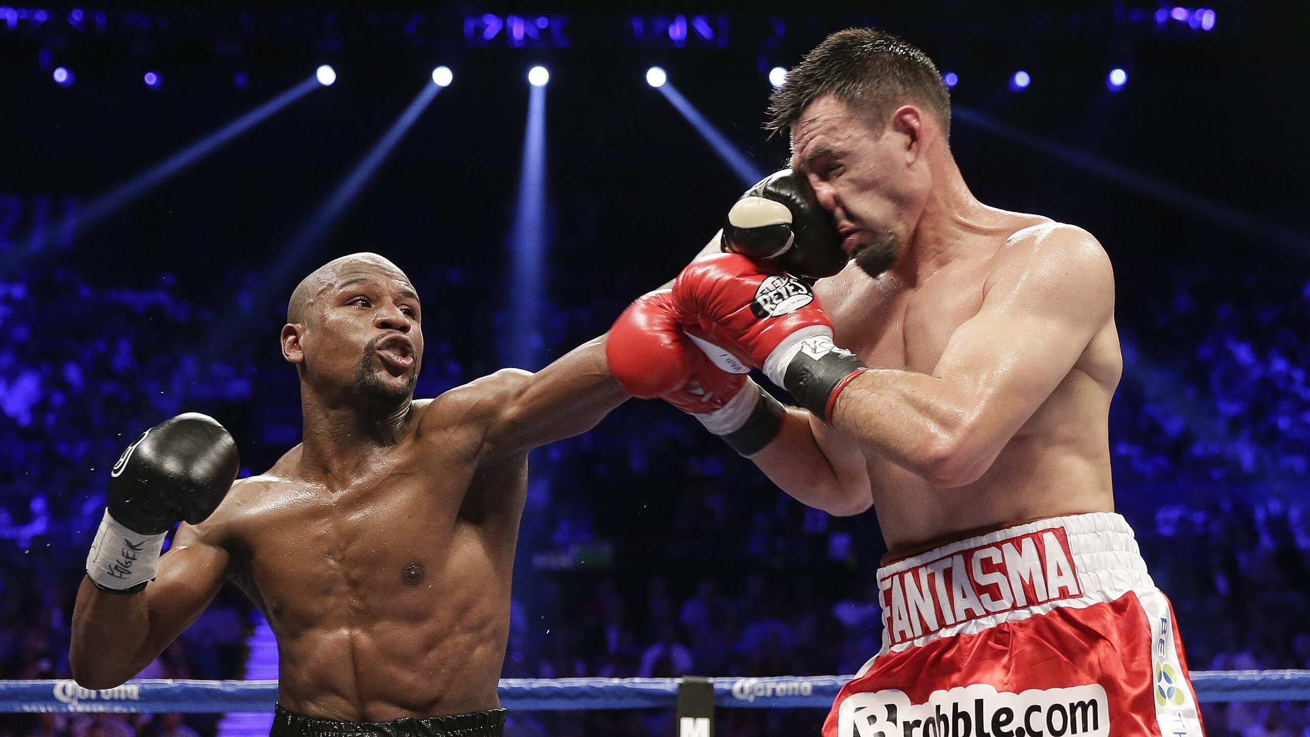 绿茵场上的双重奏,皇家社会南非制霸,哈兰德防守艺术颠覆认知