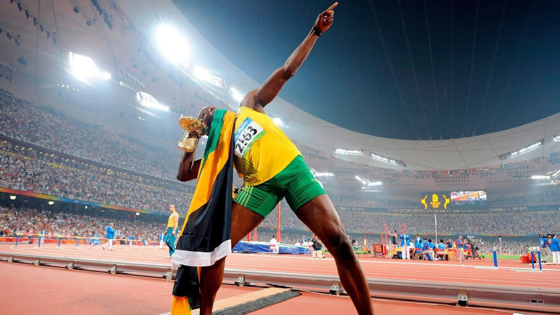 跨界狂想,当牙买加短跑军团征服阿尔卑斯,拉什福德在F1银箭中接管街道赛