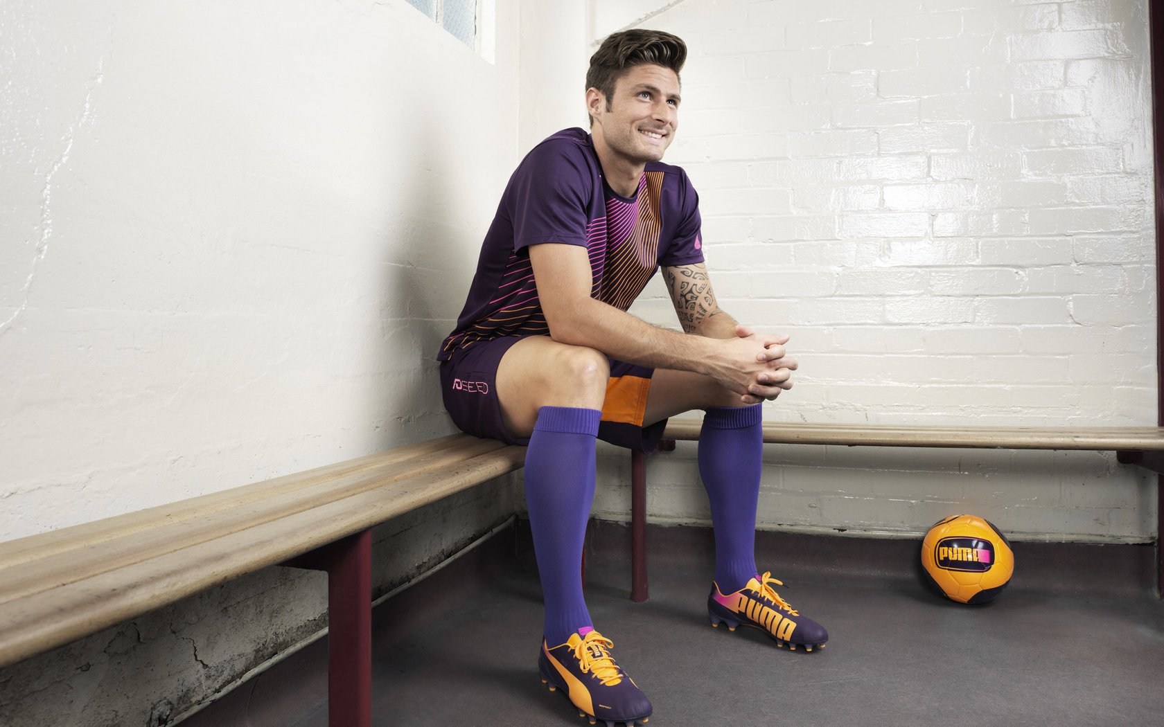 魔笛奏响胜利乐章，莫德里奇关键调度助英格兰终结厄瓜多尔黑马之路