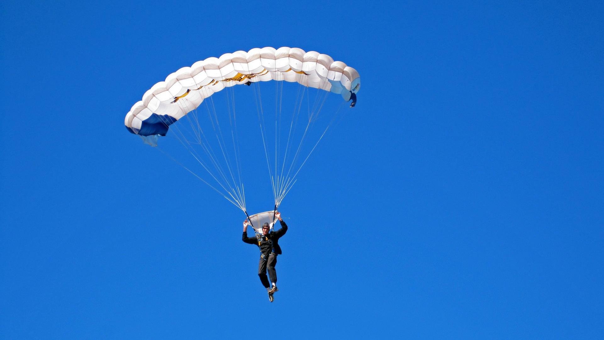 范弗利特点燃赛场，爵士决胜局带走开拓者